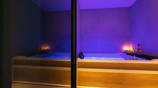 Al Castello Luxury Bed & Breakfast 4*