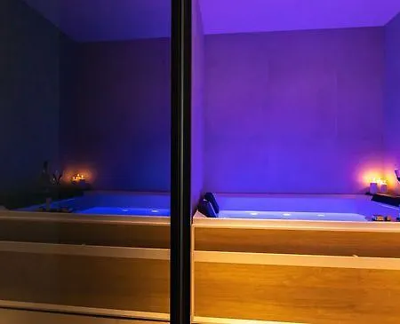 Al Castello Luxury Bed & Breakfast 4*