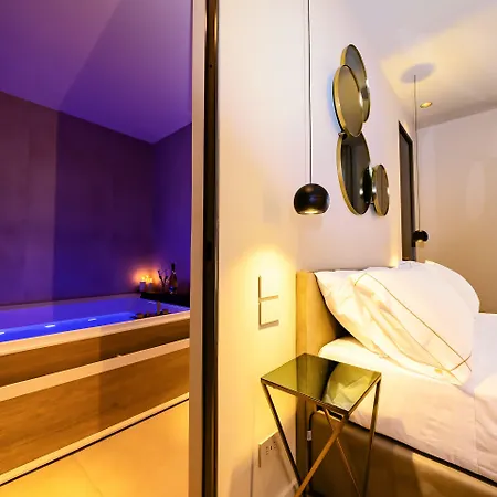 Al Castello Luxury Bed & Breakfast 4*